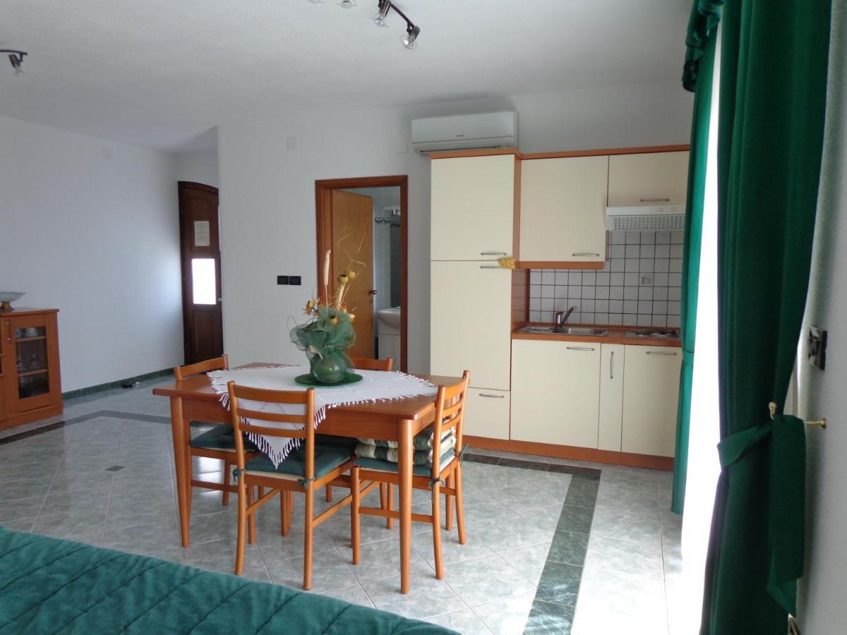 Apartmens Alenka 로비니 객실 사진