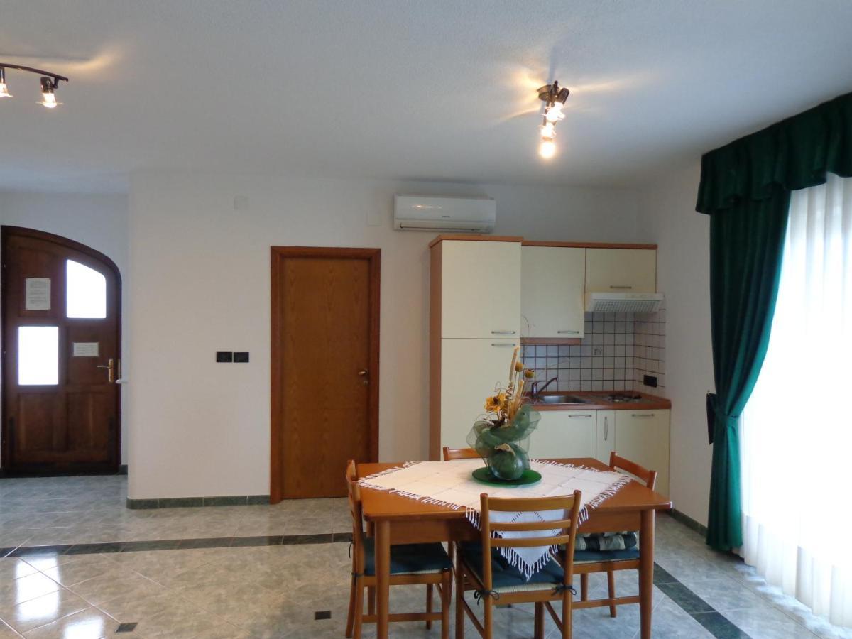Apartmens Alenka 로비니 객실 사진